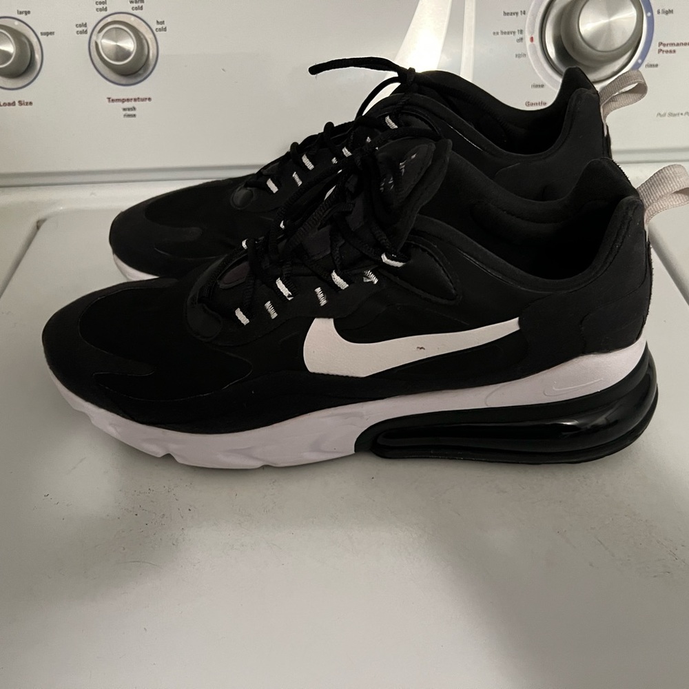 Nike 270 Air Max React